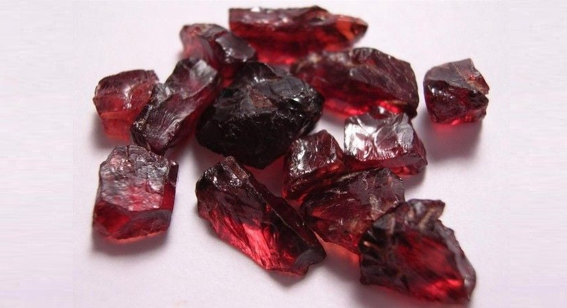 The Benefits Of Garnet, the January Birthstone